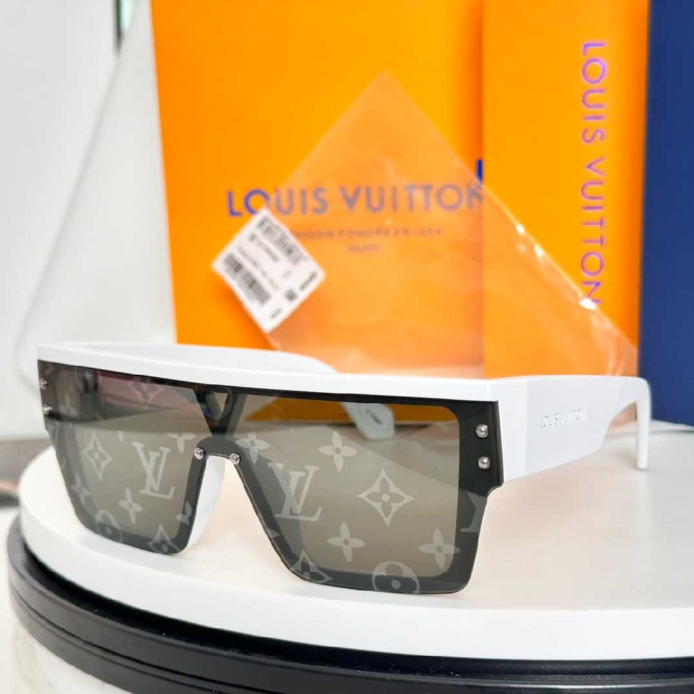 Louis Vuitton sunglasses LVAA50