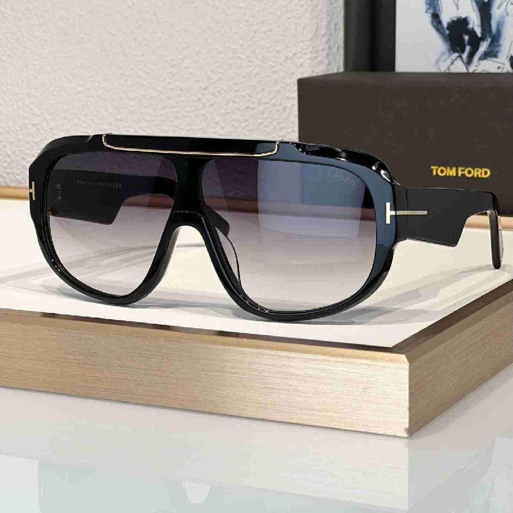 TOM  FORD sunglasses