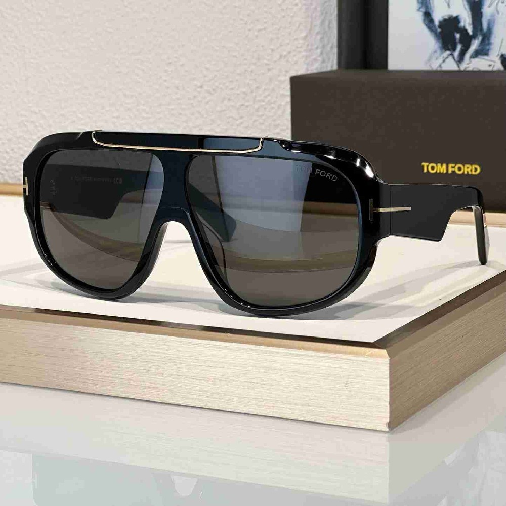 TOM  FORD sunglasses