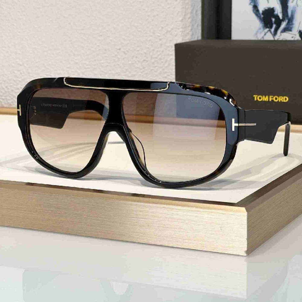 TOM  FORD sunglasses