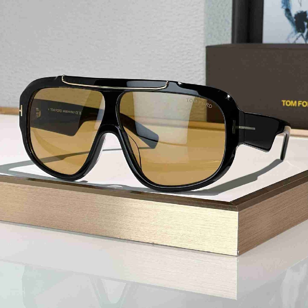 TOM  FORD sunglasses