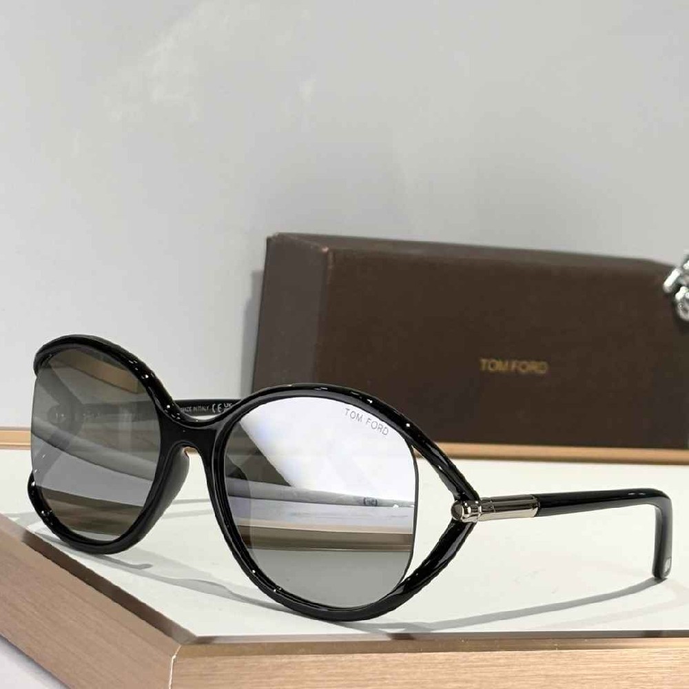 TOM  FORD sunglasses