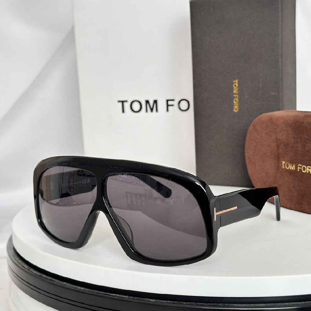 TOM  FORD sunglasses