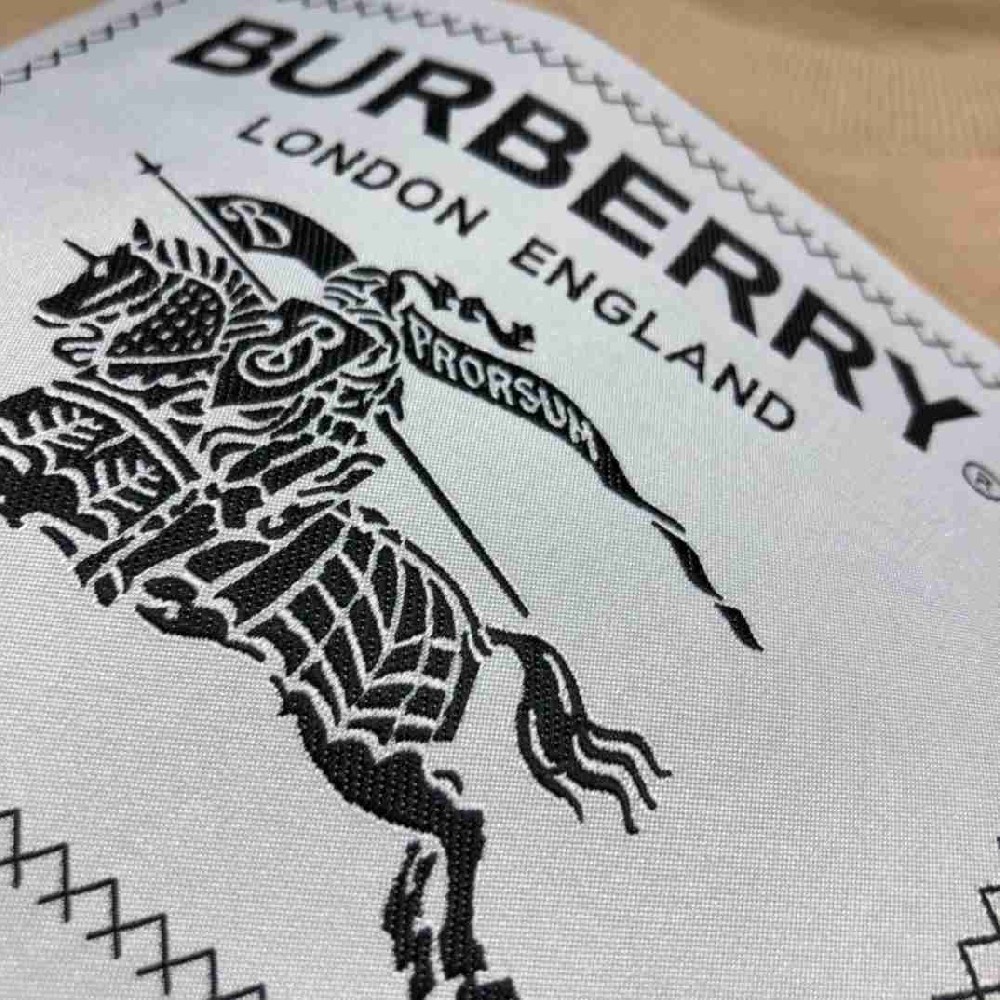 Burberry T-shirt BUY0015
