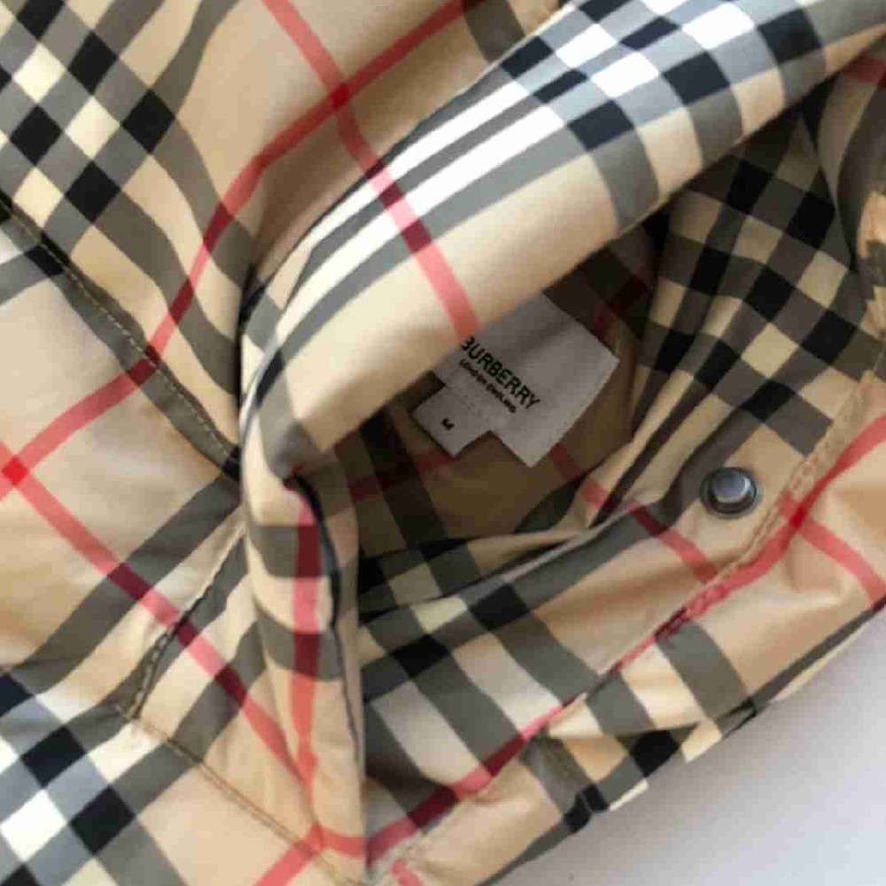 Burberry Tops BUY0239