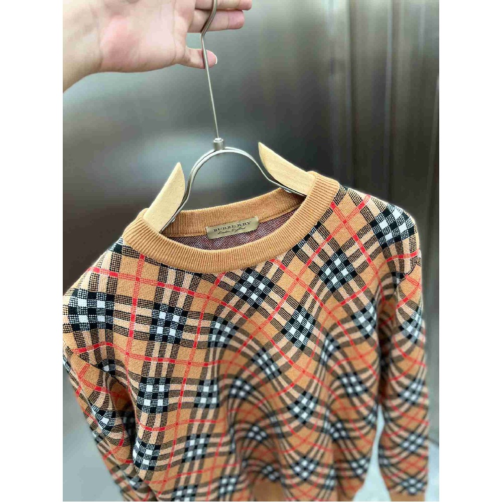Burberry   Tops BUY0254