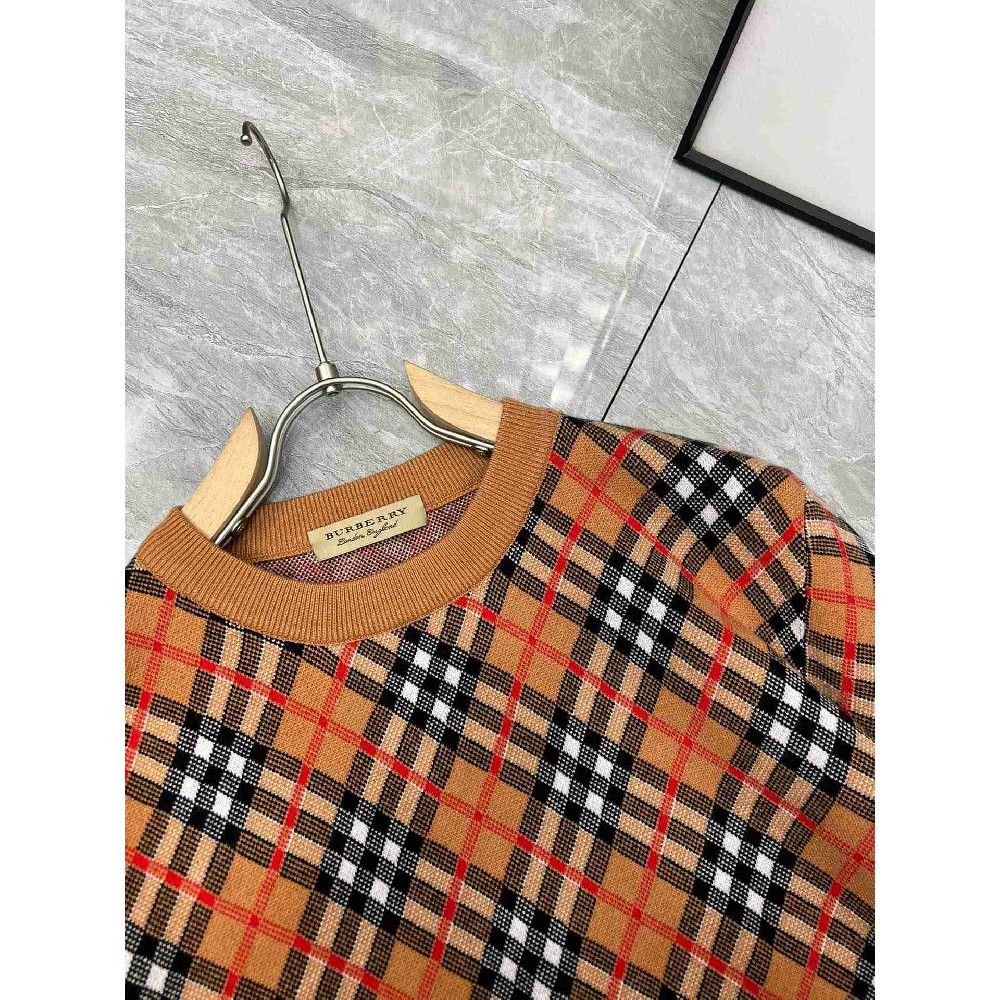 Burberry   Tops BUY0254