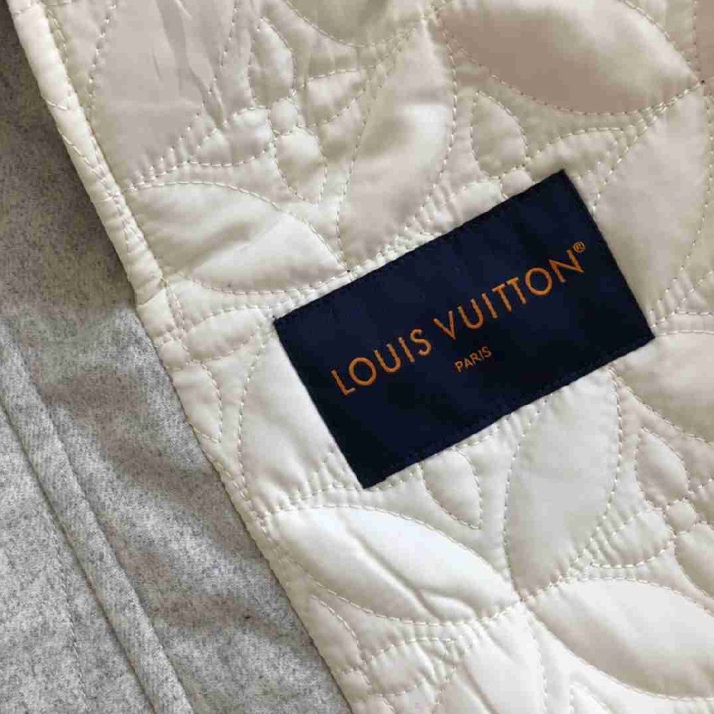Louis Vuitton Tops LVY0480