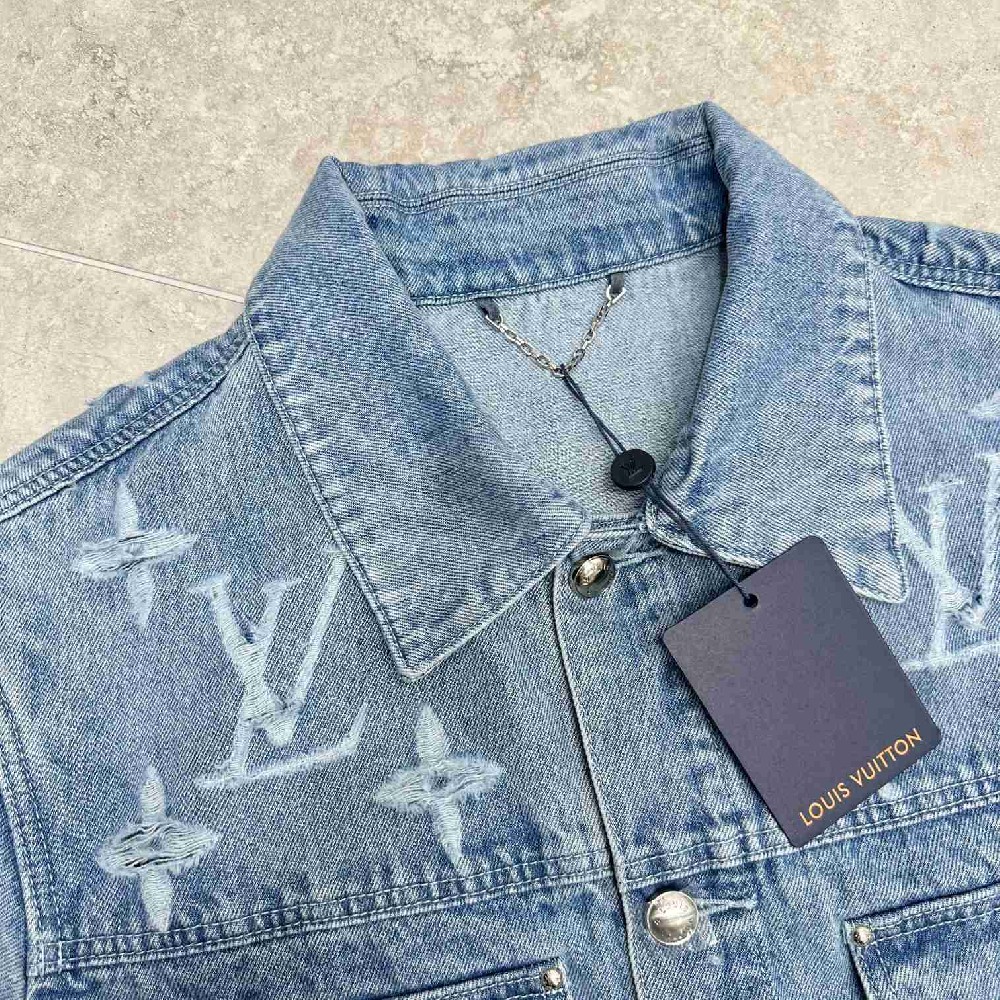 Louis Vuitton Tops LVY0631