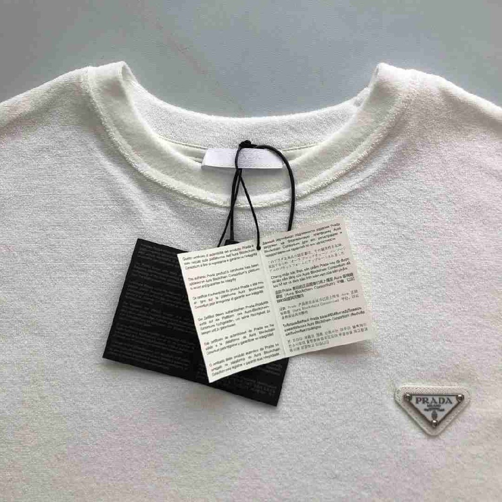 Prada  T Shirt PAY0236