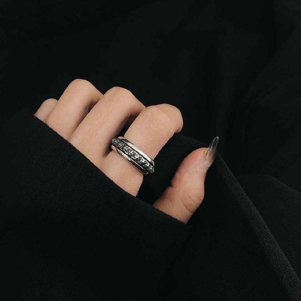 Ch*0me He**ts ring (silver s925)