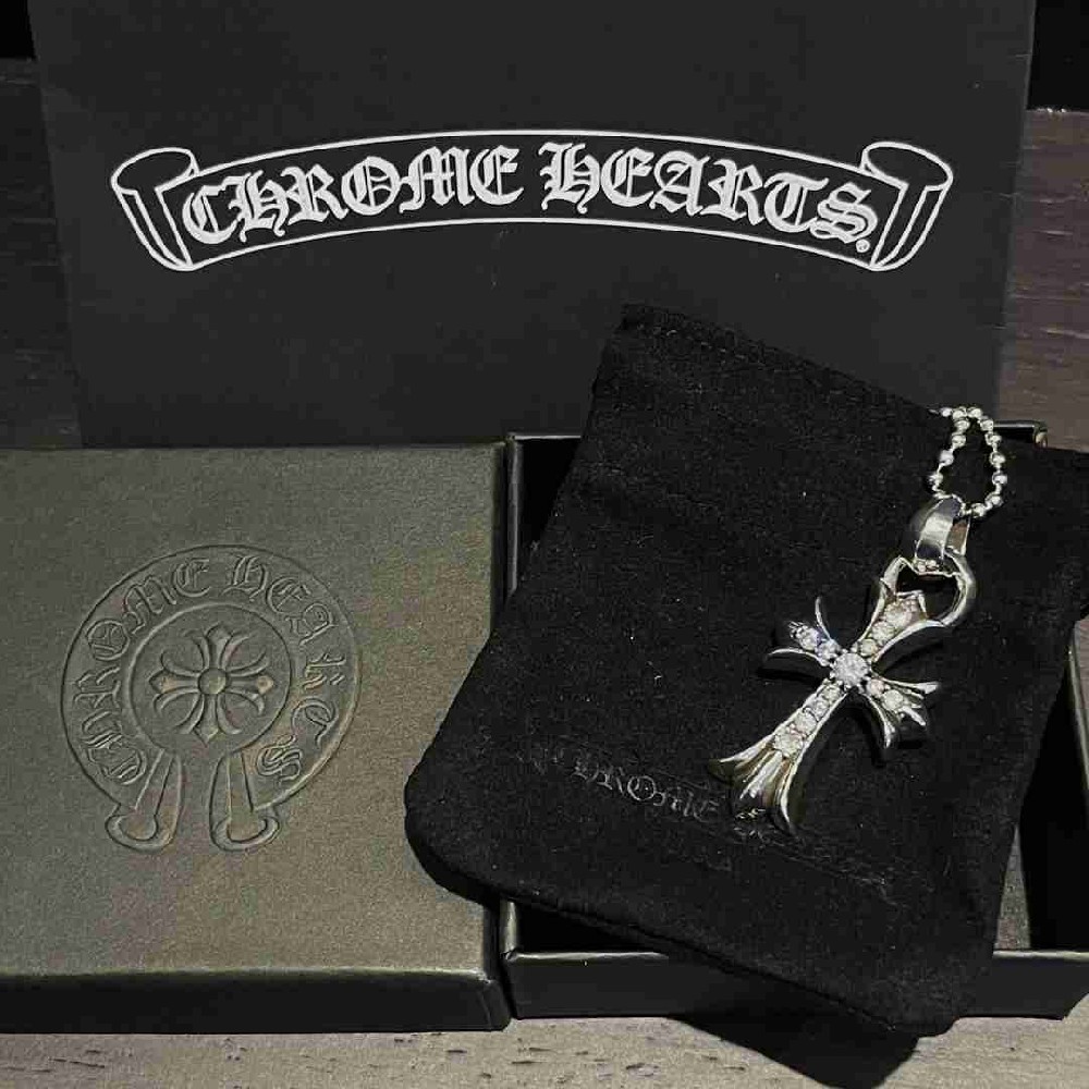 Ch*0me He**ts necklace (silver s925)