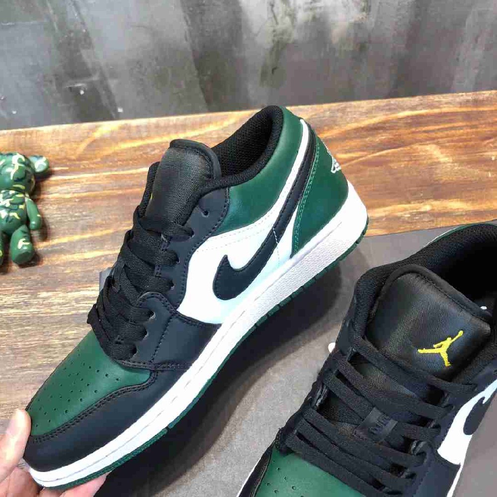 ‌Air Jordan AJ0100