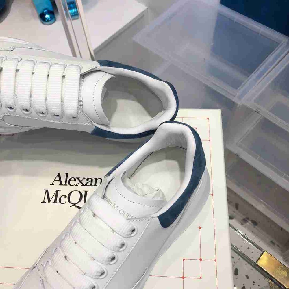 Alexander McQueen AM0051