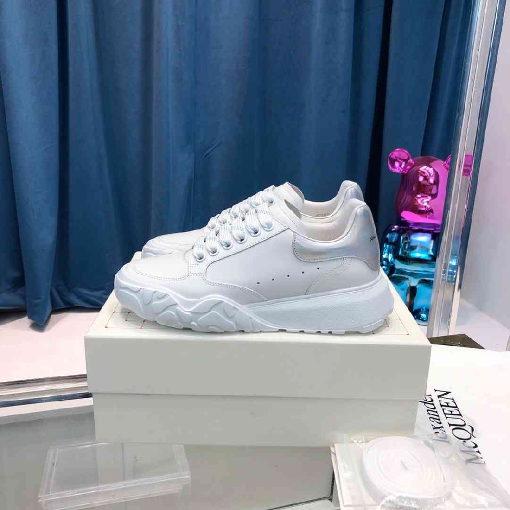 Alexander McQueen AM0054