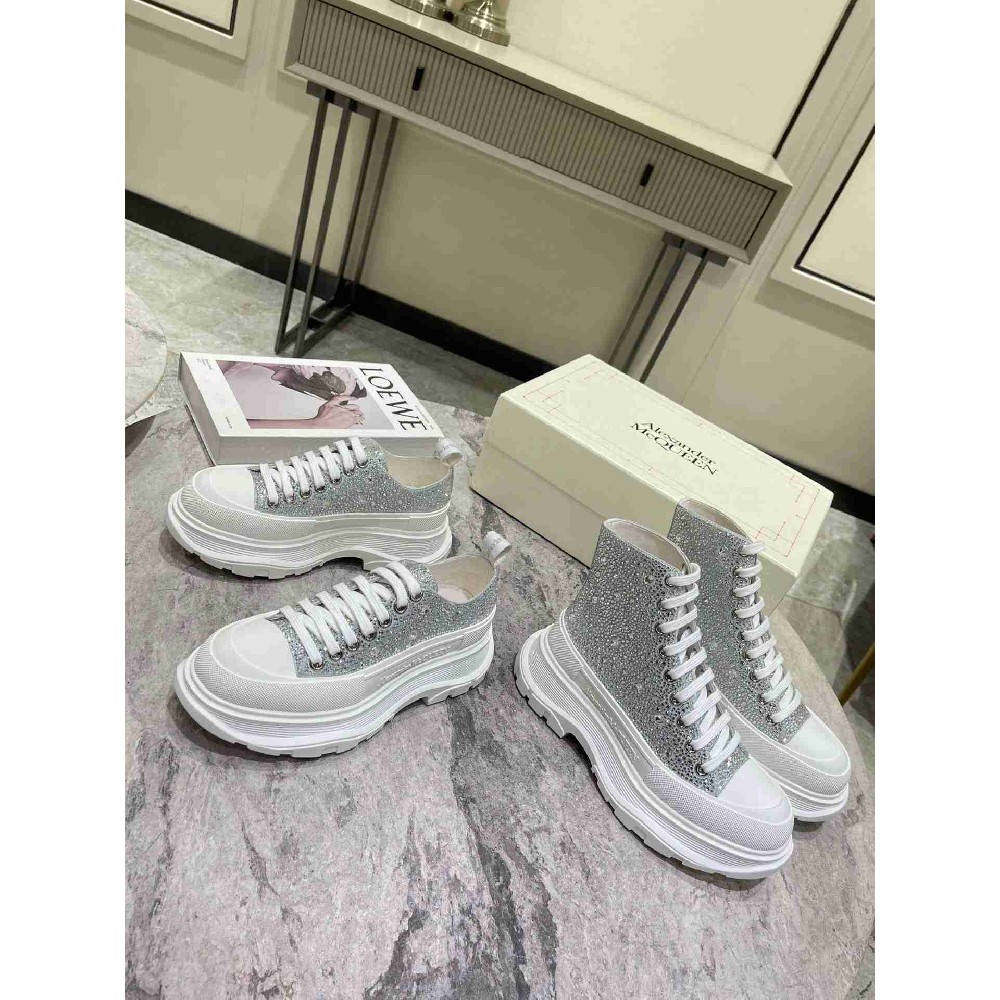 Alexander McQueen AM0062