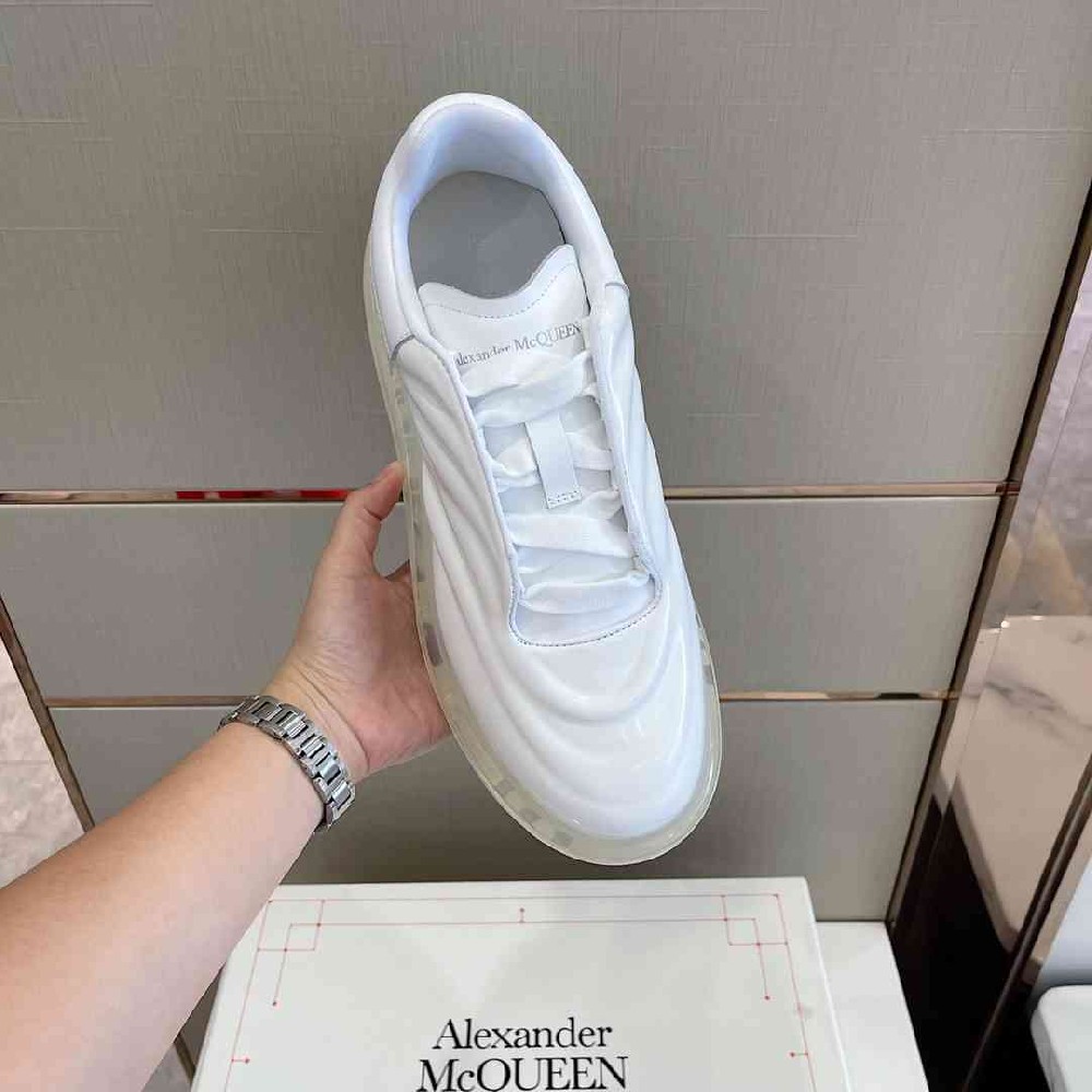 Alexander McQueen AM0065