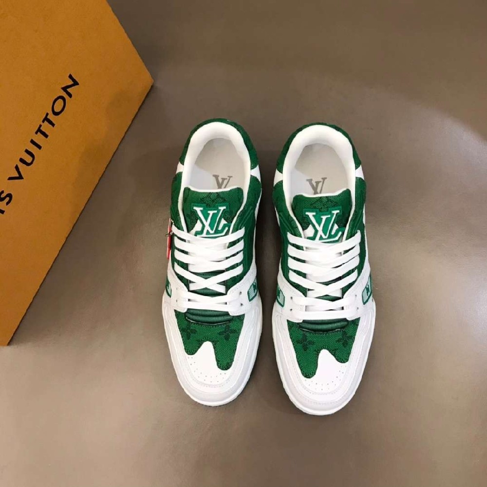 LV sneakers LU0200