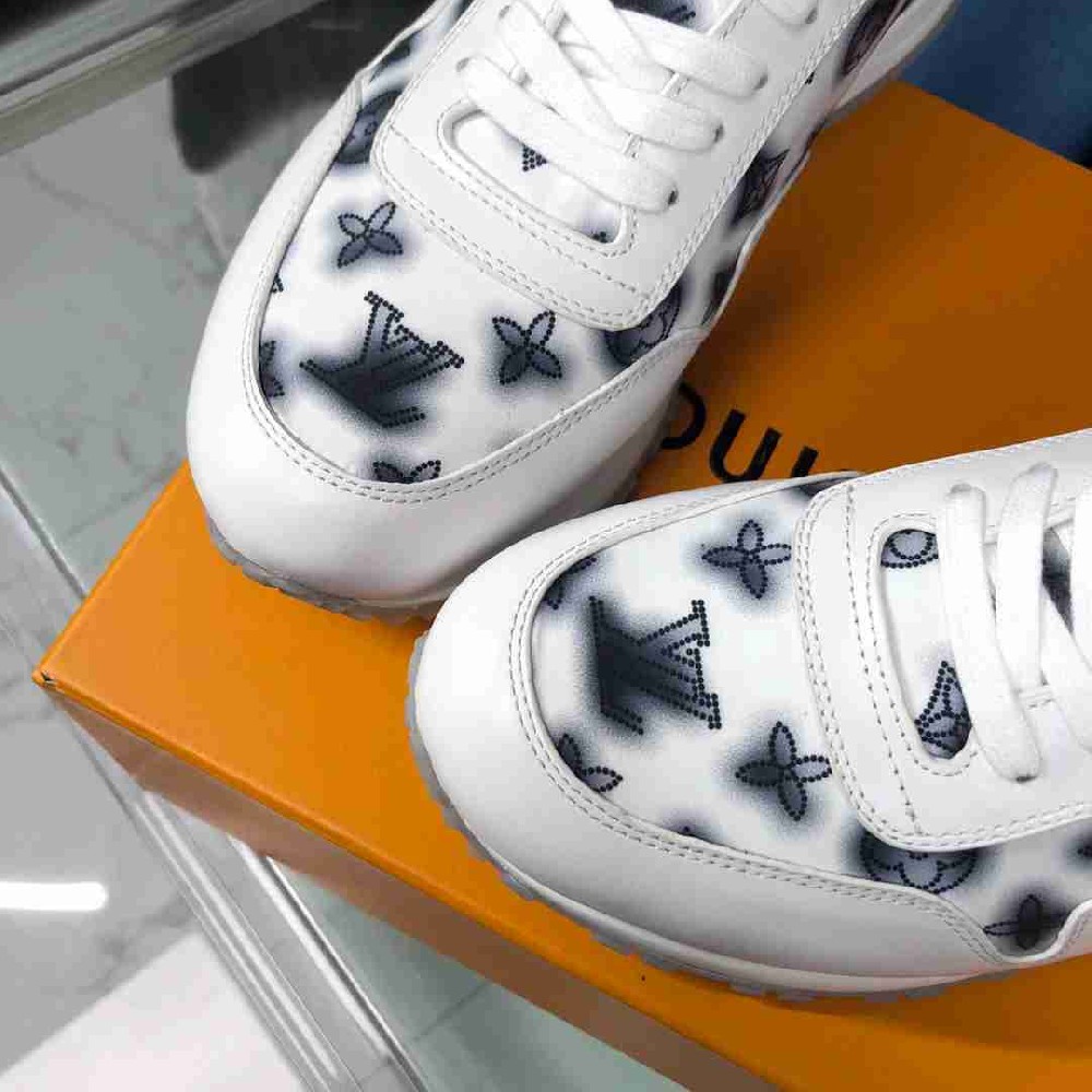 LV sneakers LU0210