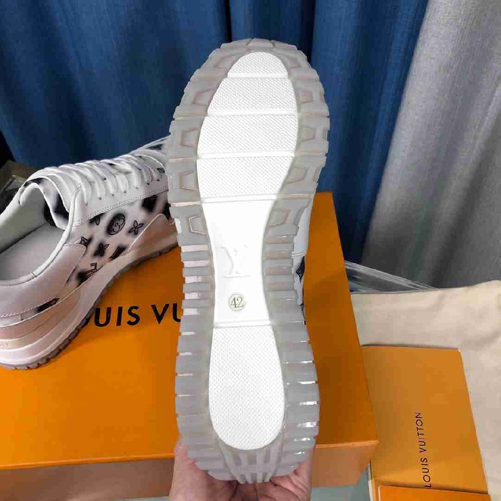 LV sneakers LU0210