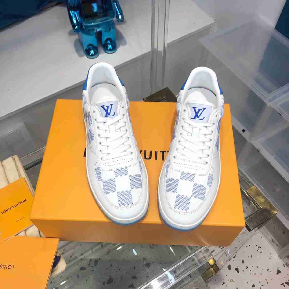 LV sneakers LU0237