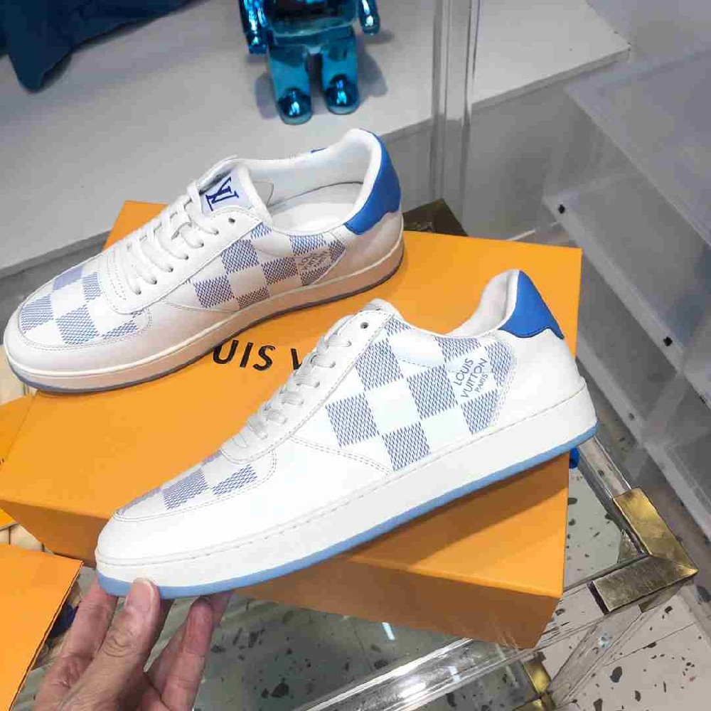 LV sneakers LU0237