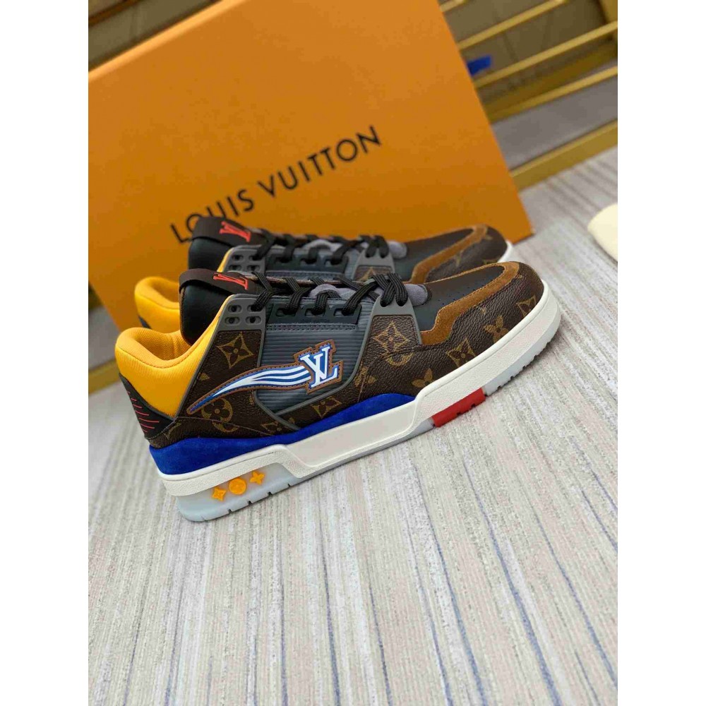LV sneakers LU0255