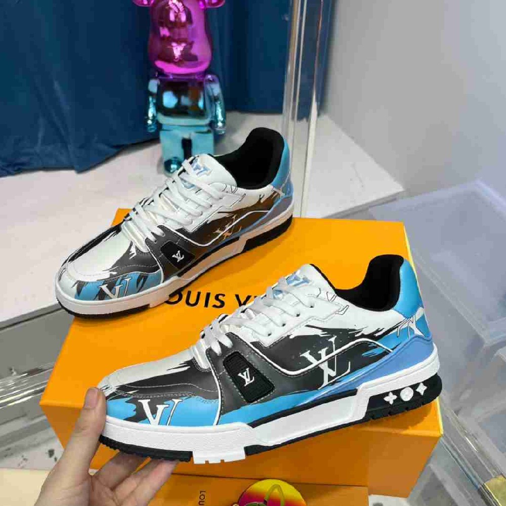 LV sneakers LU0259