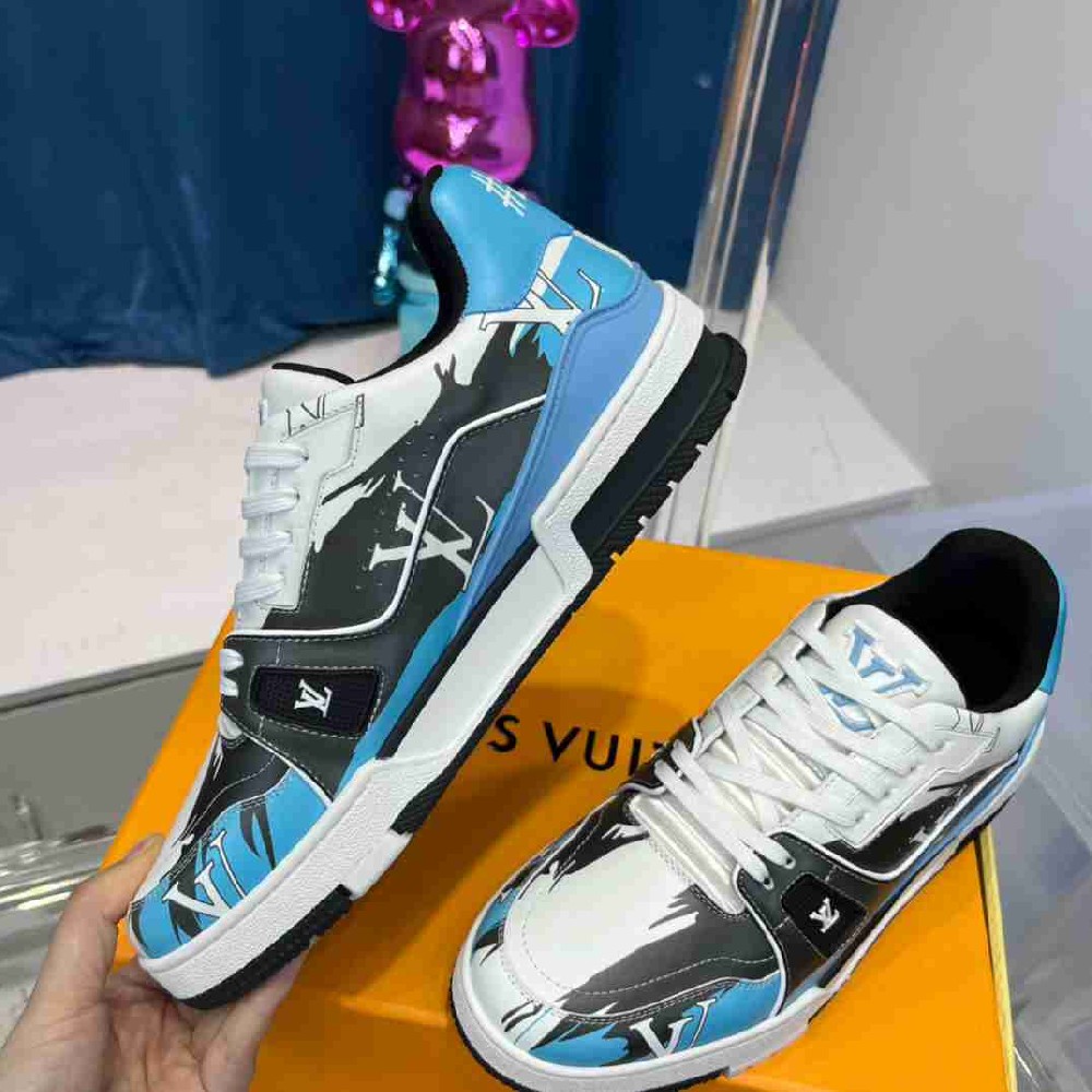 LV sneakers LU0259