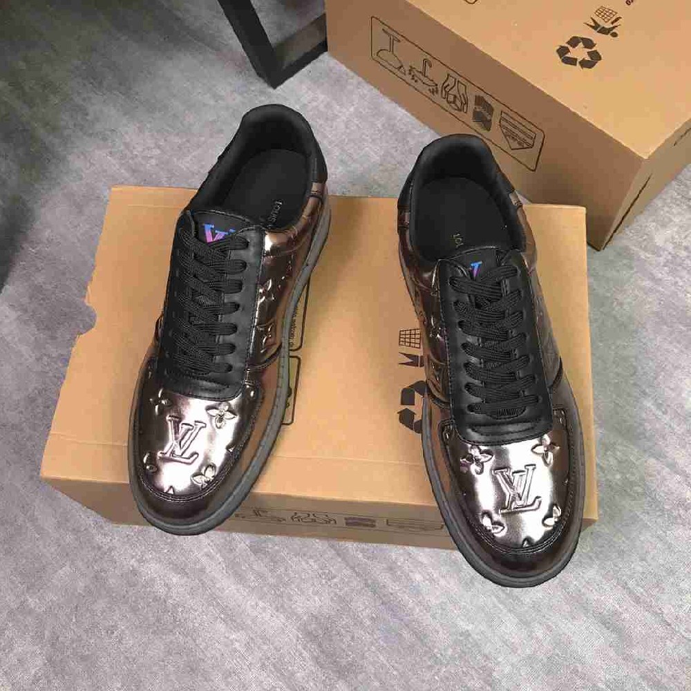LV sneakers LU0261
