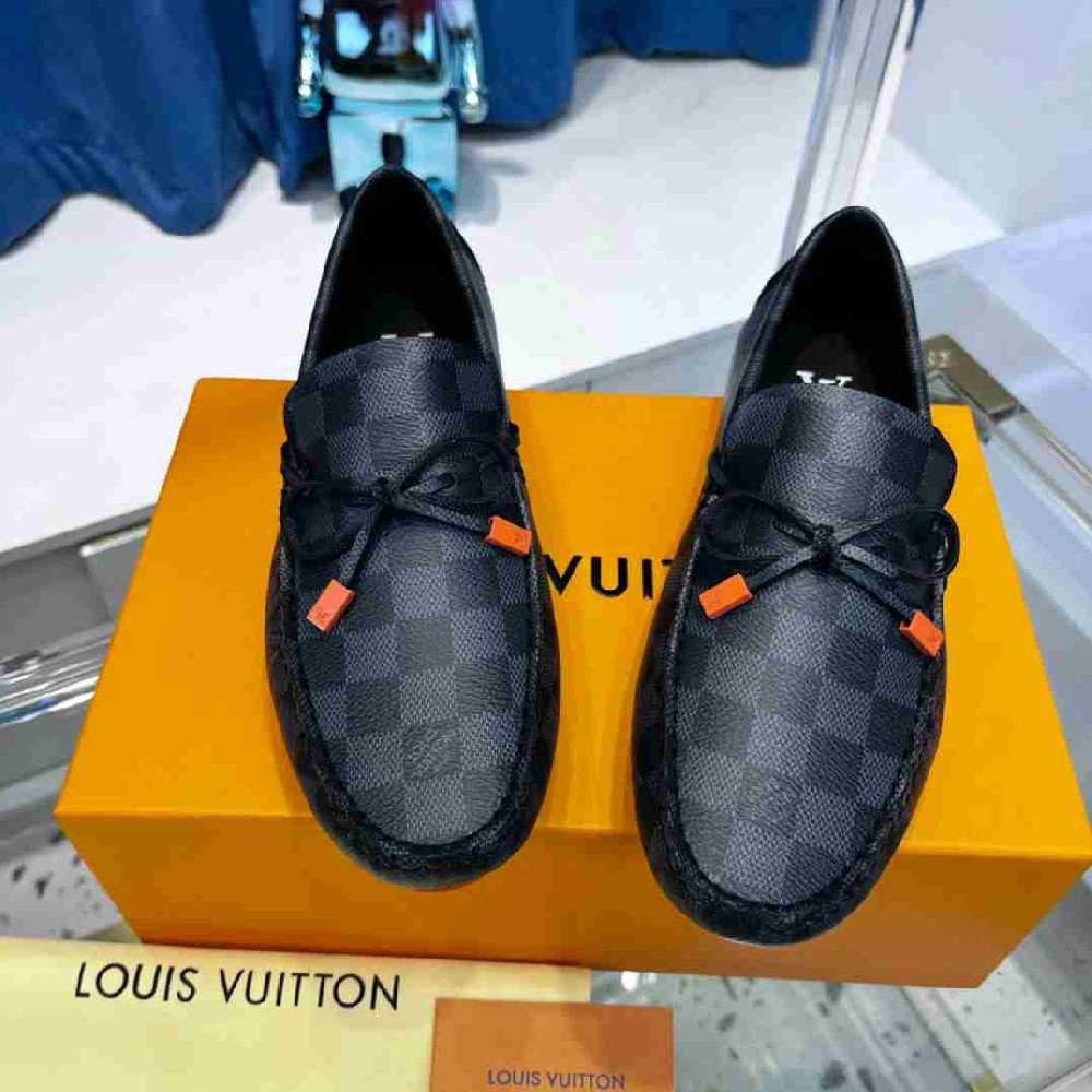 LV sneakers LU0296