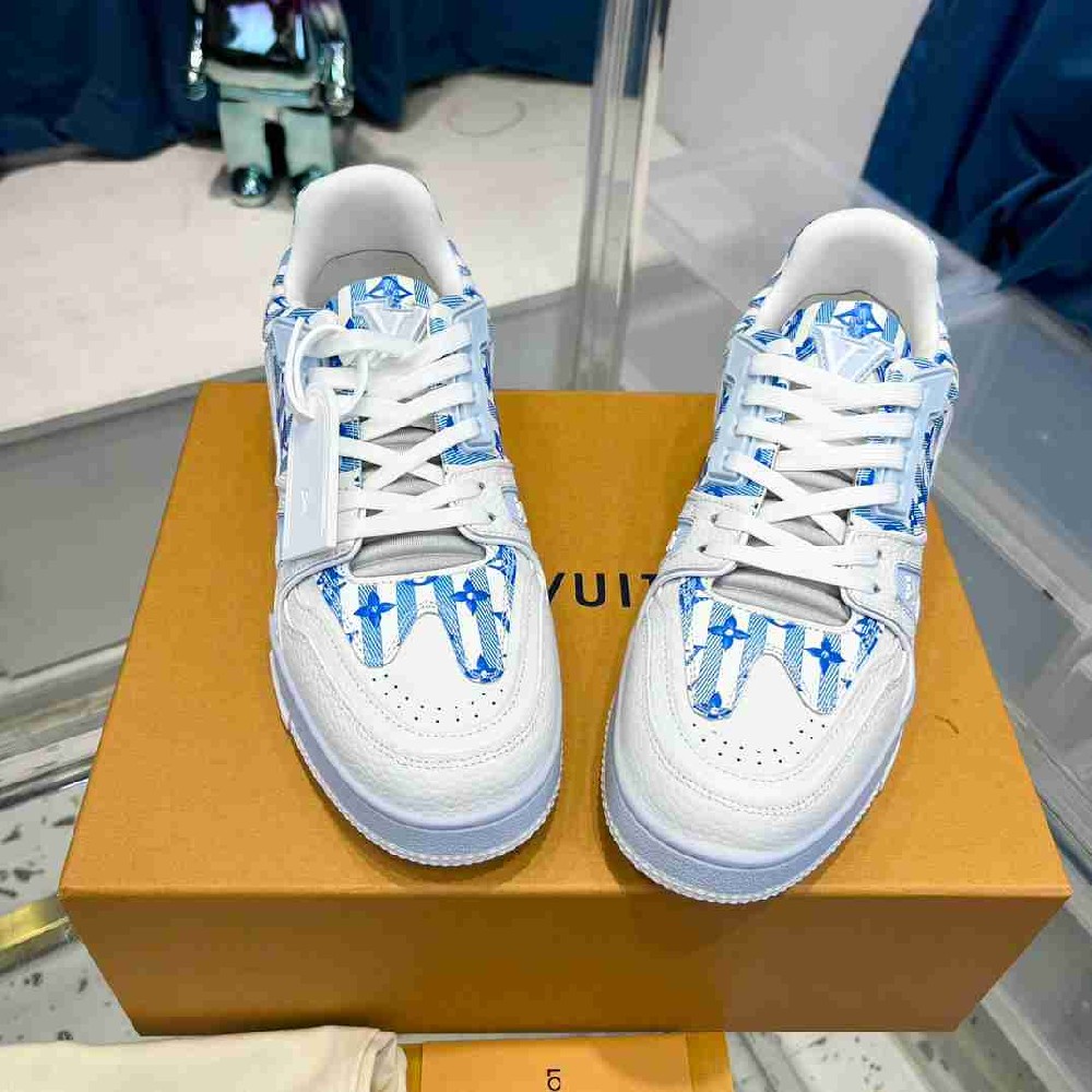LV sneakers LU0347