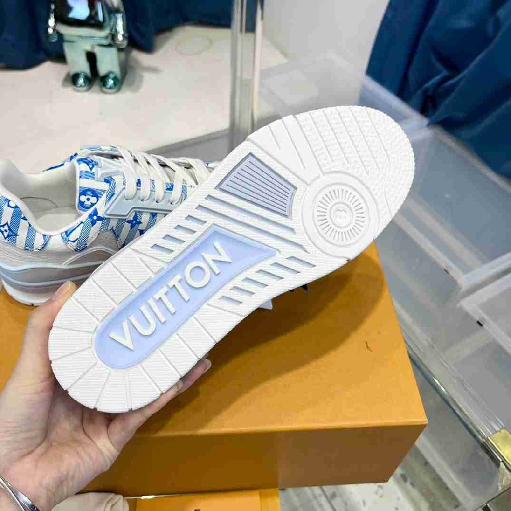 LV sneakers LU0347