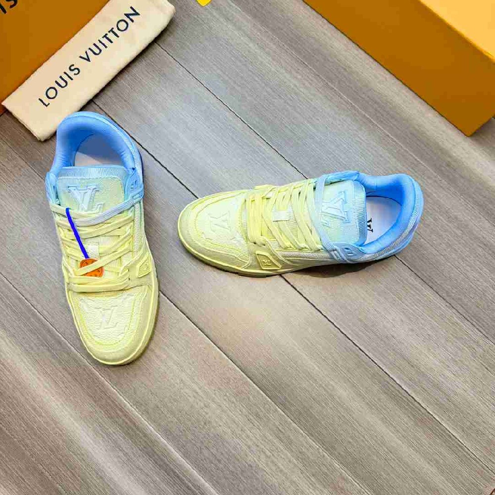 LV sneakers LU0358