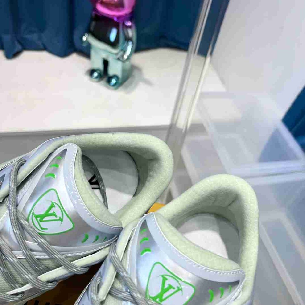LV sneakers LU0367