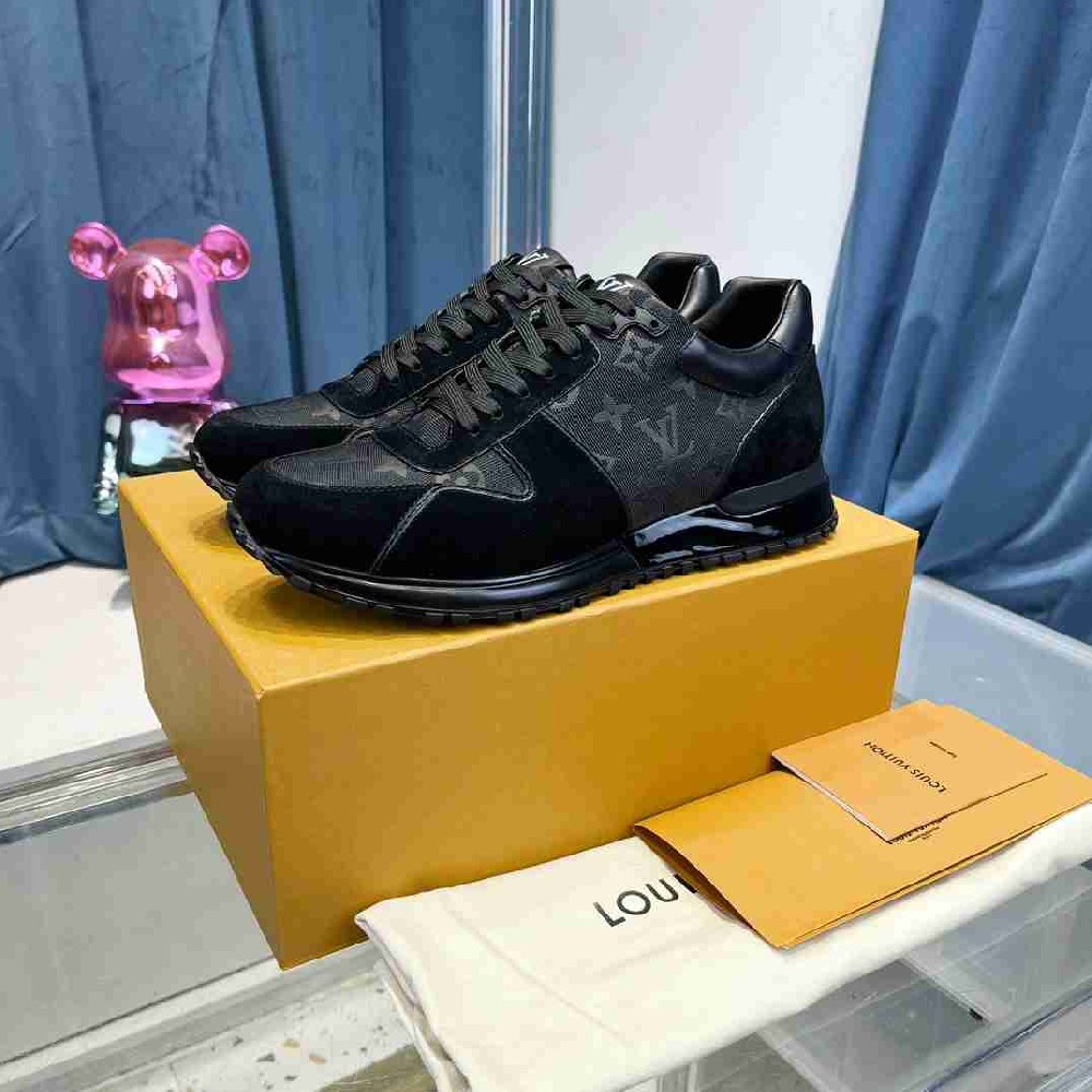 LV sneakers LU0370