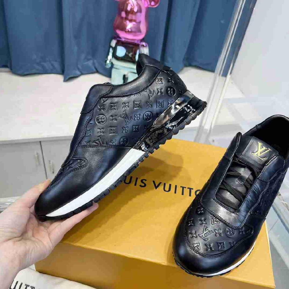 LV sneakers LU0372