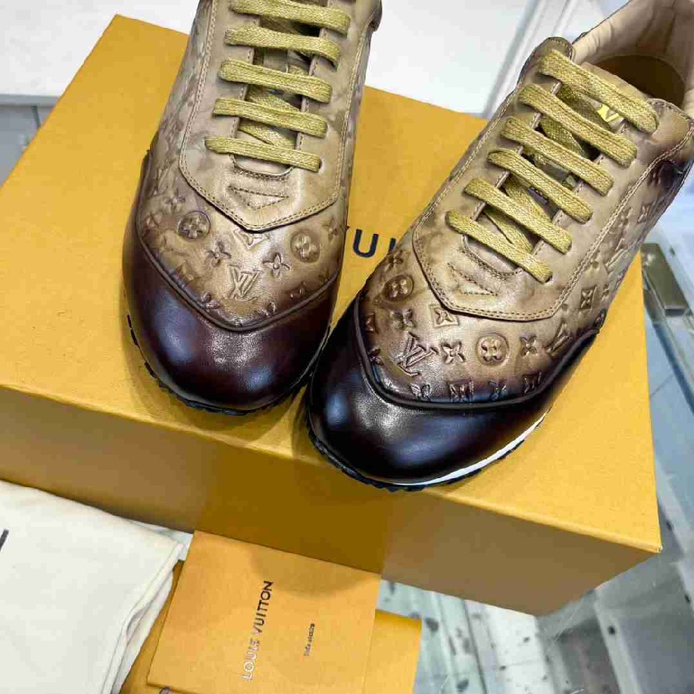 LV sneakers LU0376
