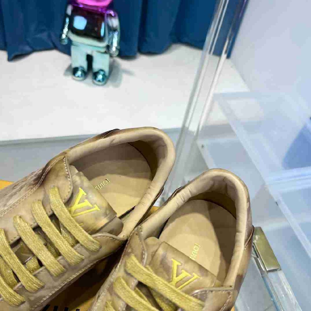 LV sneakers LU0376