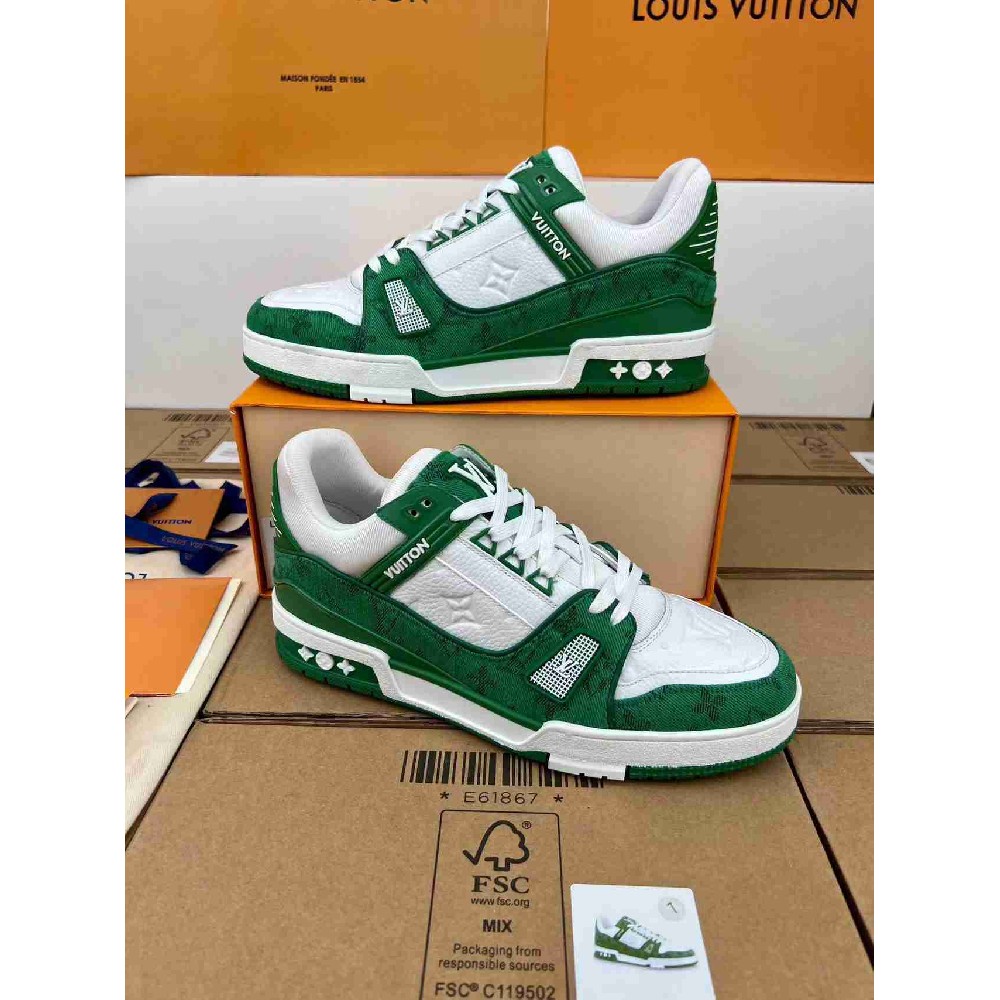 LV sneakers LU0379