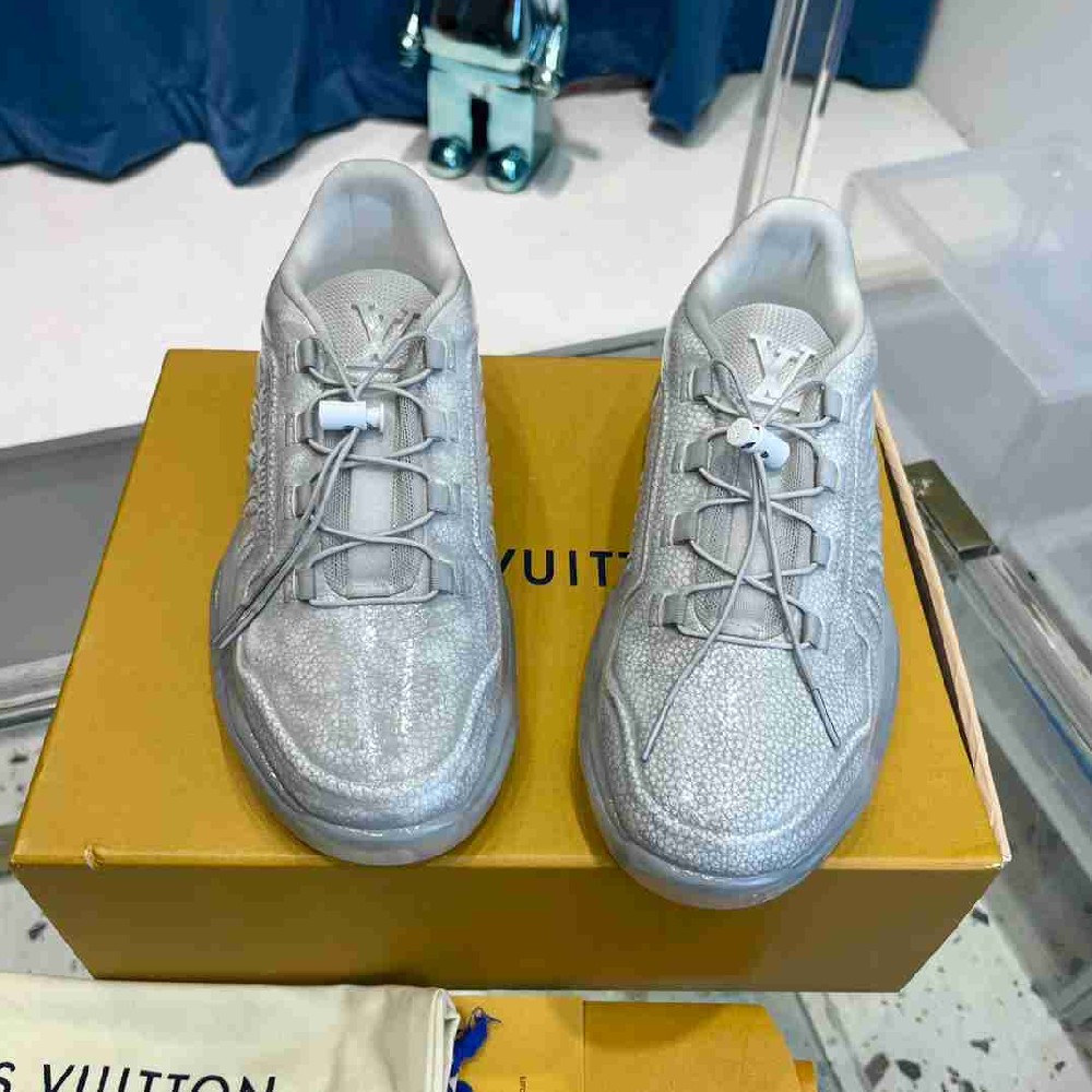 LV sneakers LU0383