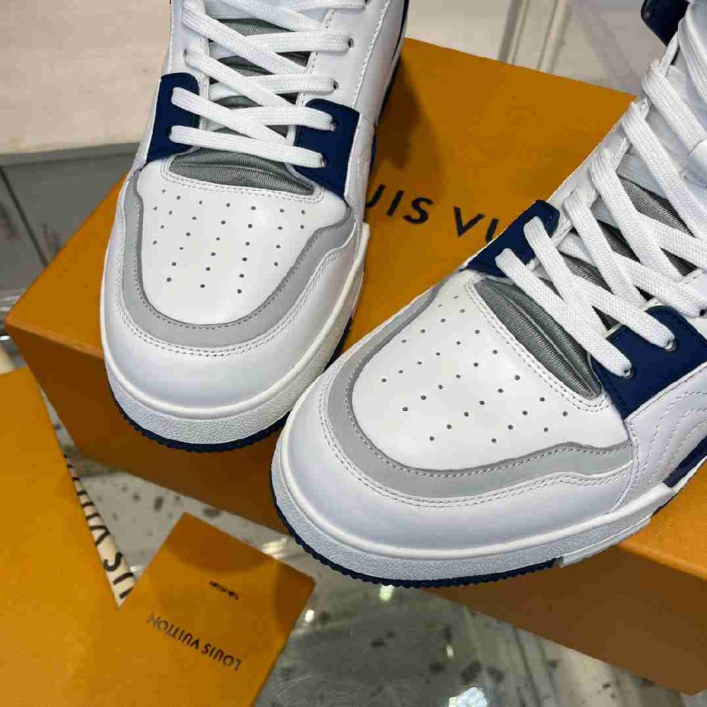 LV sneakers LU0398