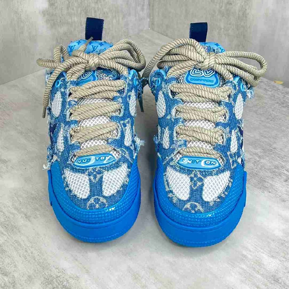 LV sneakers LU0399