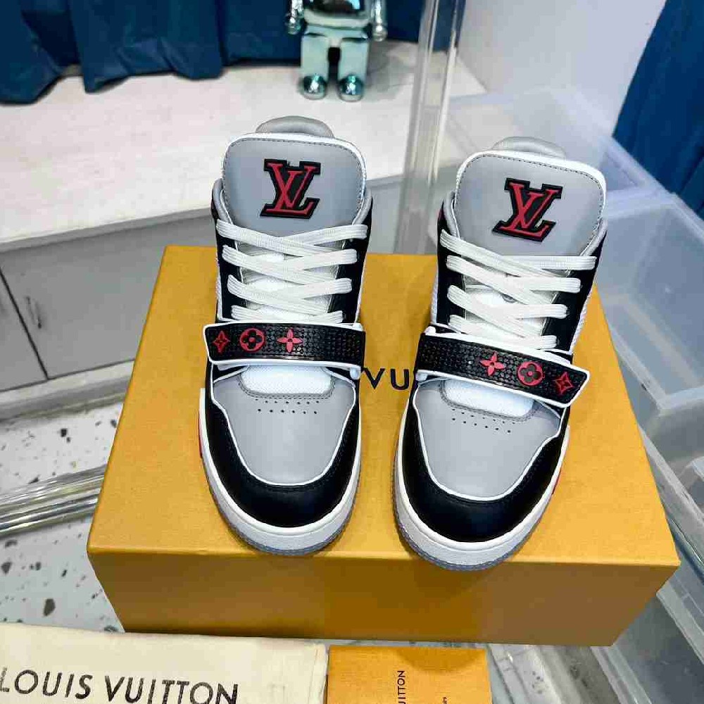 LV sneakers LU0409
