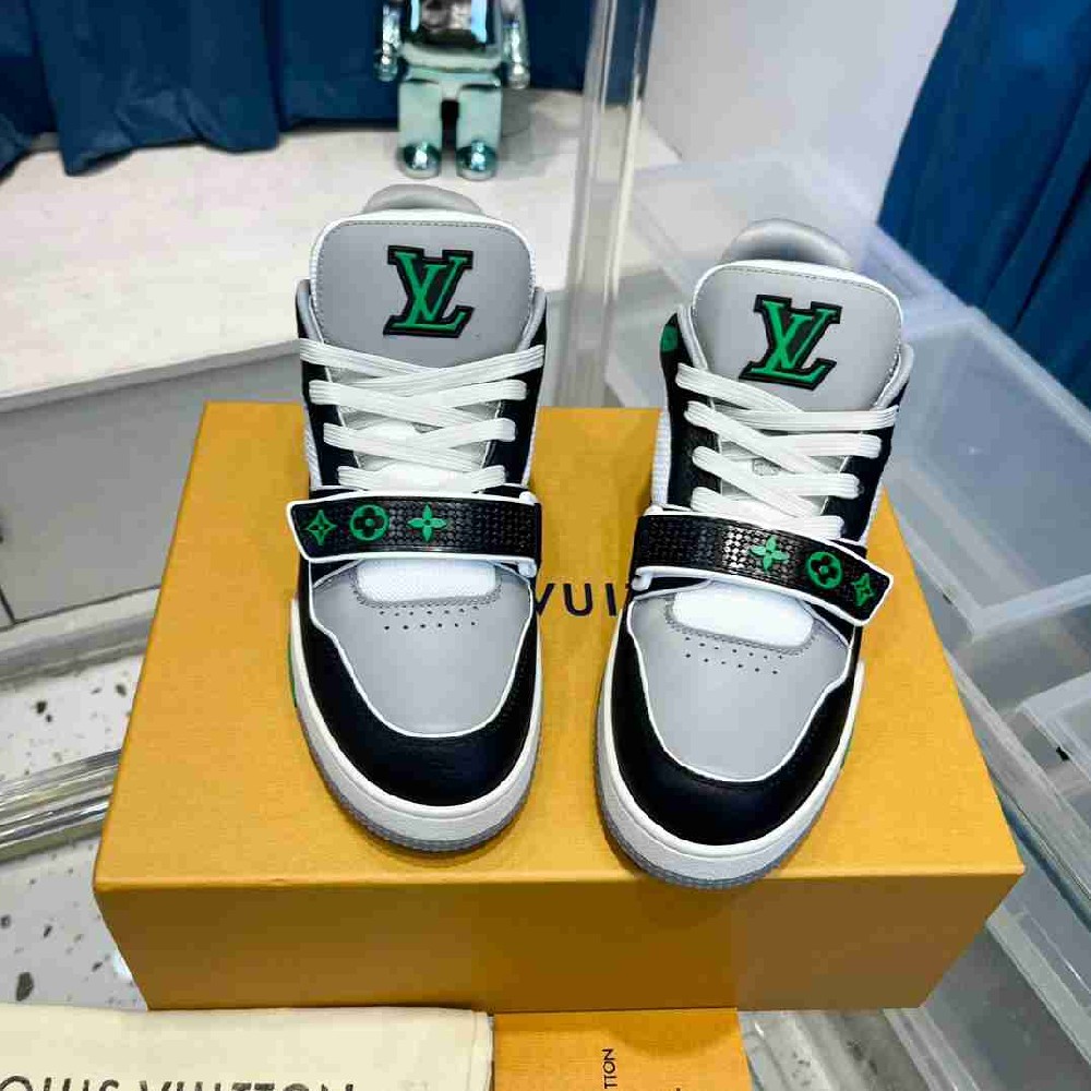 LV sneakers LU0410