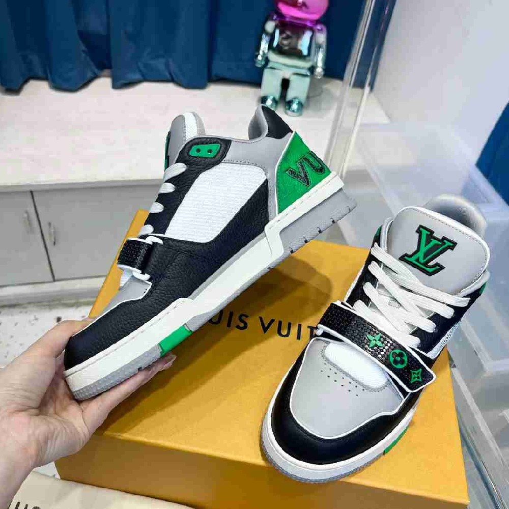 LV sneakers LU0410