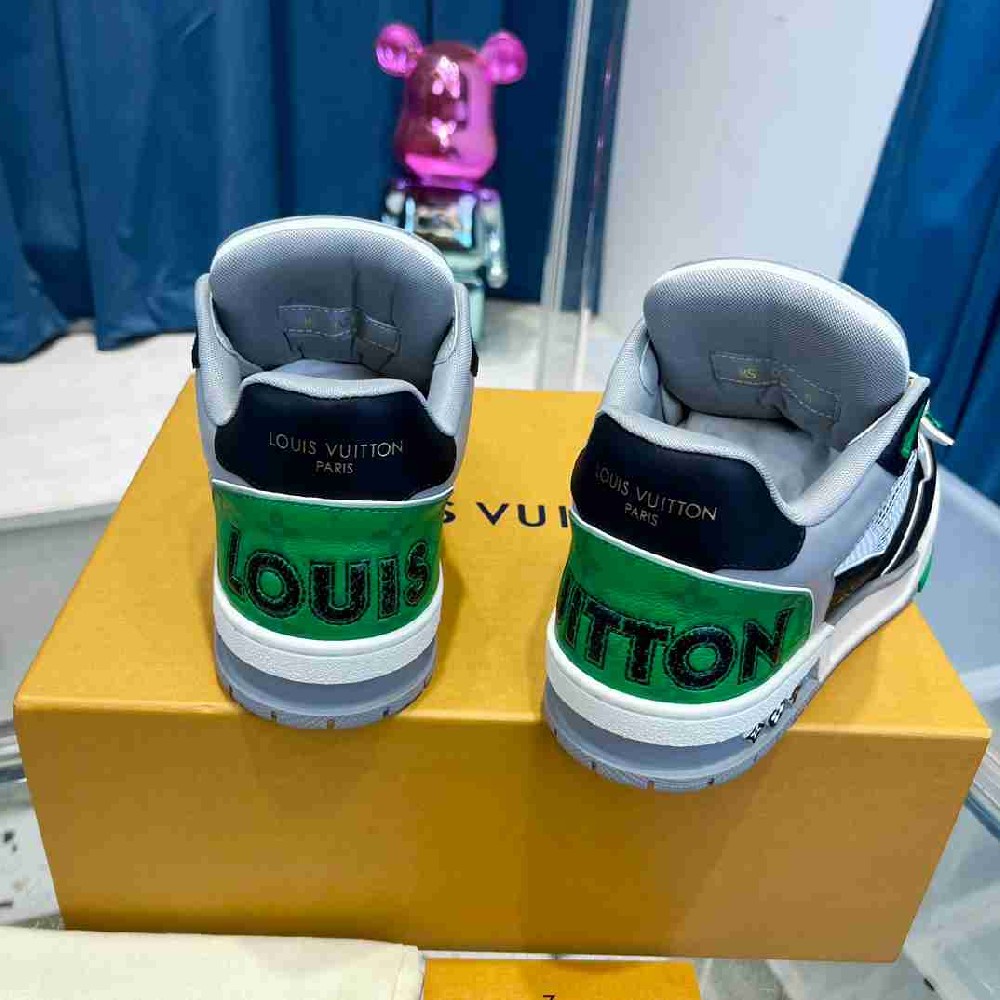 LV sneakers LU0410