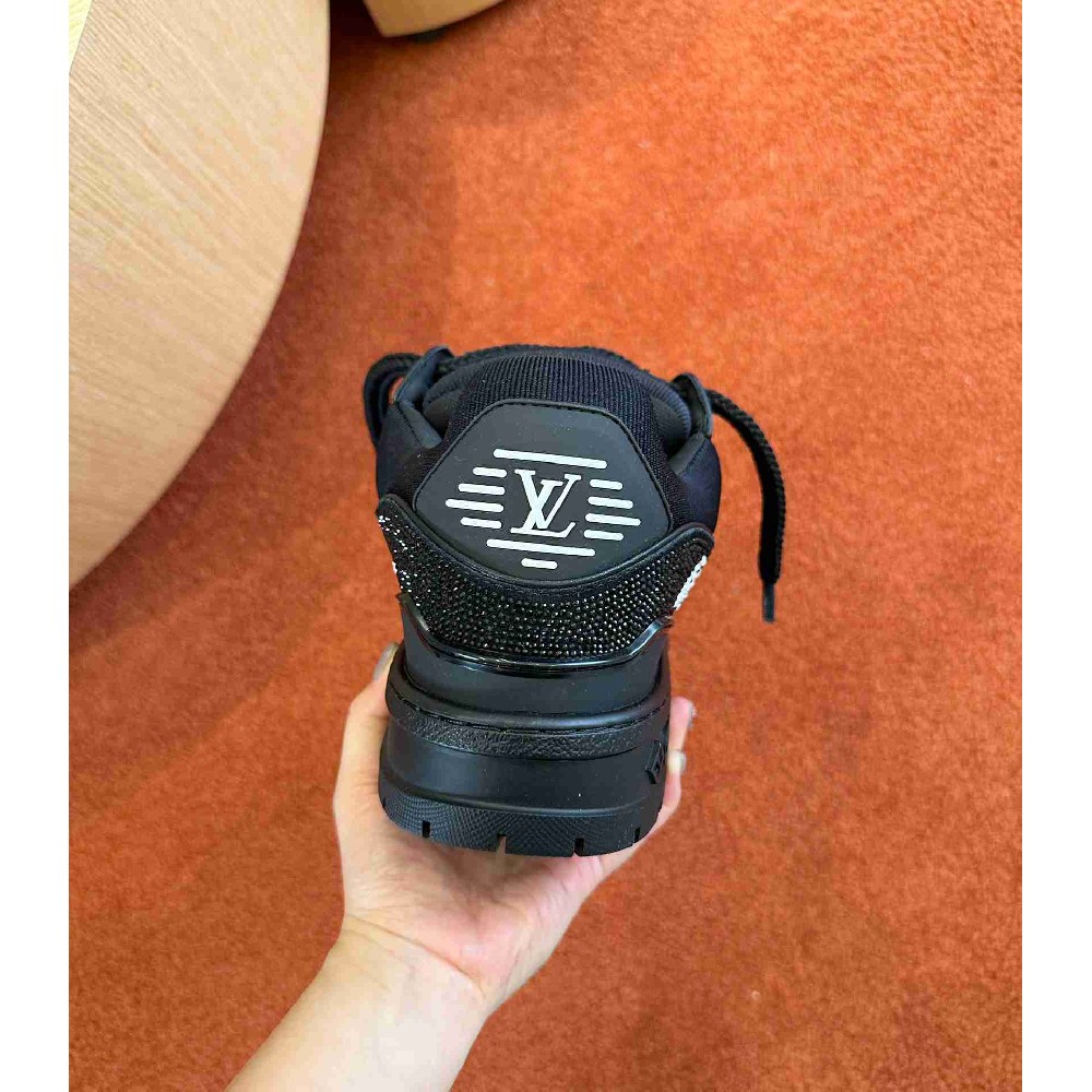 LV sneakers LU0419