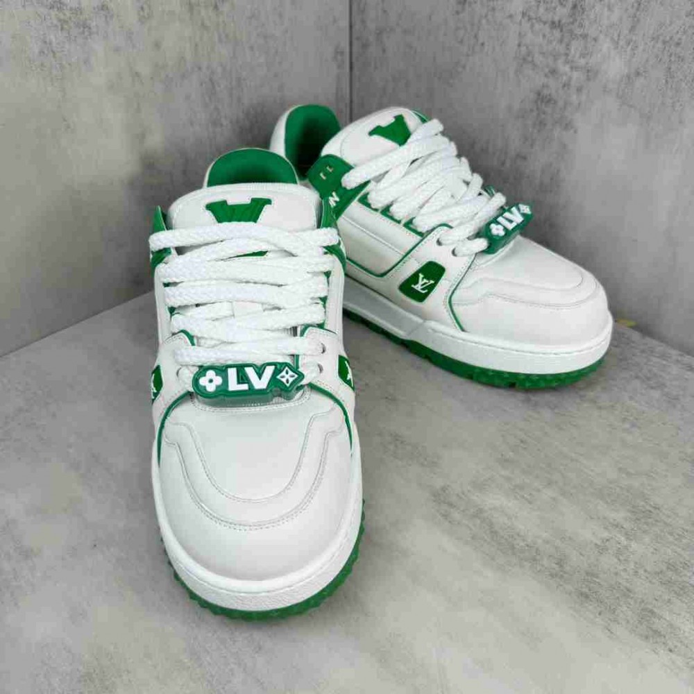 LV sneakers LU0420