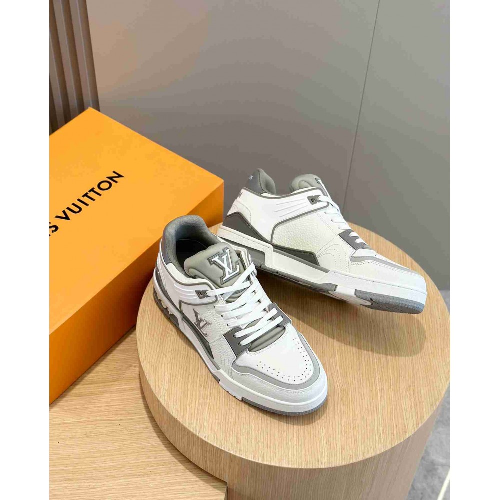 LV sneakers LU0430